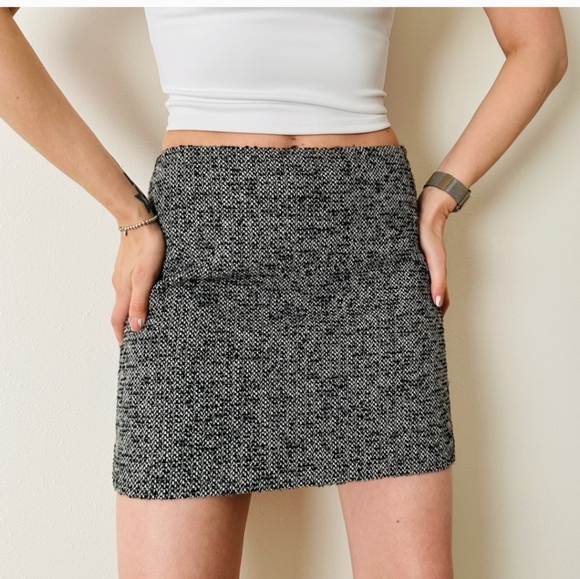 Michael Kors Wool Pencil Skirt Size 8P - Picture 2 of 9